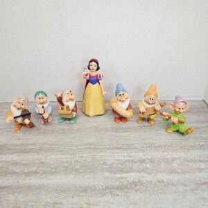 Snow White and the Seven Dwarfs Figurine Set Disney Porcelain Figures